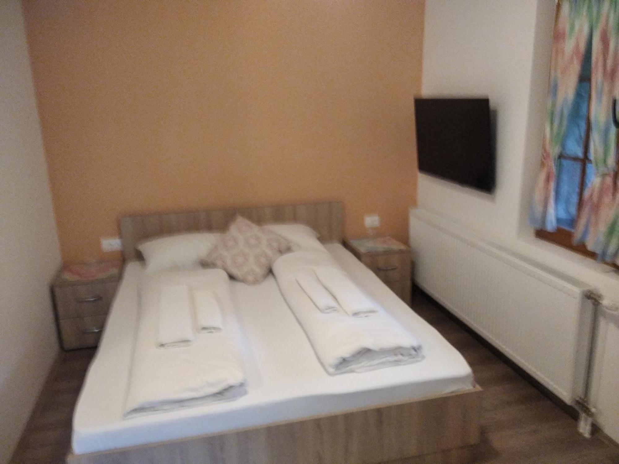 Apartments Izvor Lisine Strmosten Экстерьер фото